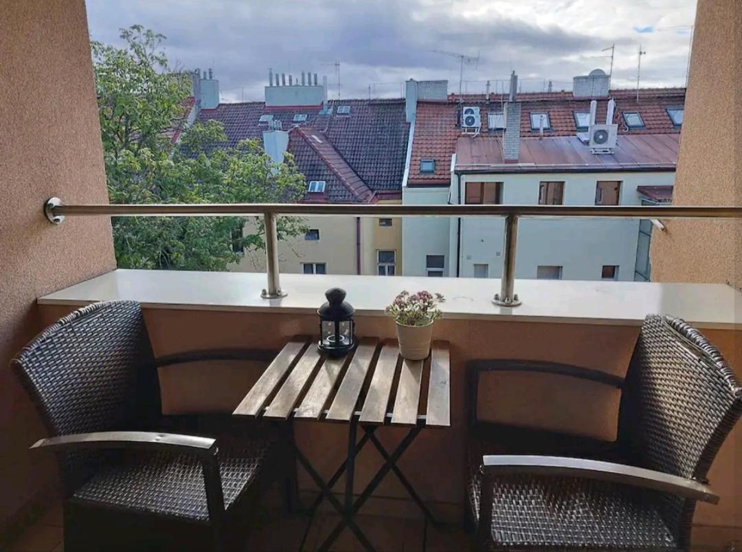 Cozy Rooftop With Balcony Prague Exterior photo